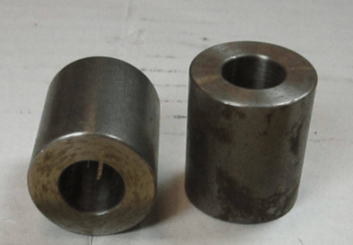 Spacer 1 inch for 60 and 90 series alternators, 10-4047, two plain steel cylindrical spacers with a through bore