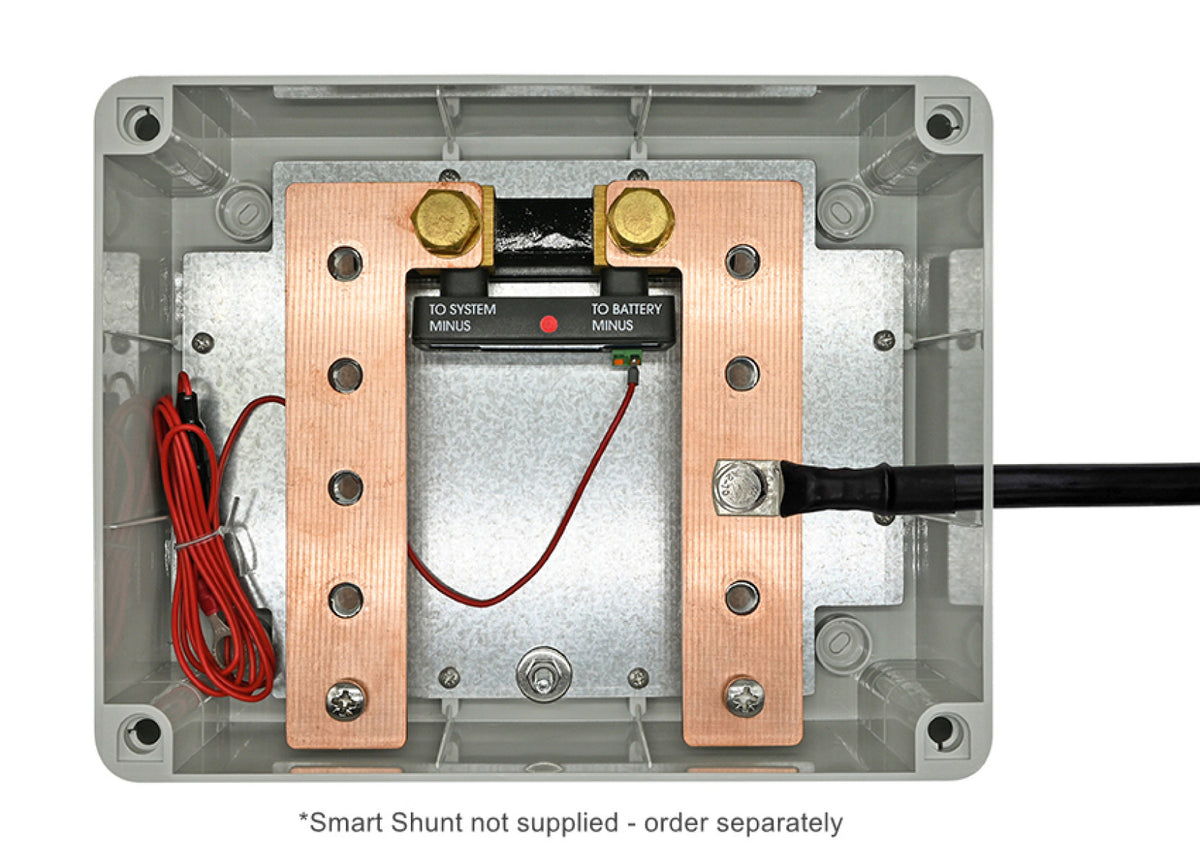 500A smart shunt distribution enclosure, ES-SMART-SHUNT-DIST, grey box with copper busbars, caption says shunt not supplied