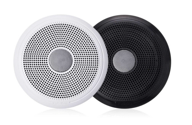 Fusion 010-02197-01 7.7in sports speakers, one white and one black grille, non illuminated 60w RMS