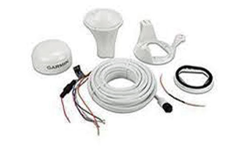 Garmin GPS 19x HVS 010-01010-00 10Hz 32 channel GPS antenna with NMEA 0183 output, white dome, mounts and cable