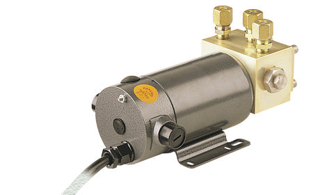 Simrad RPU300 24V Parvalux hydraulic pump motor 000-13956-001 with brass manifold ports and mounting foot